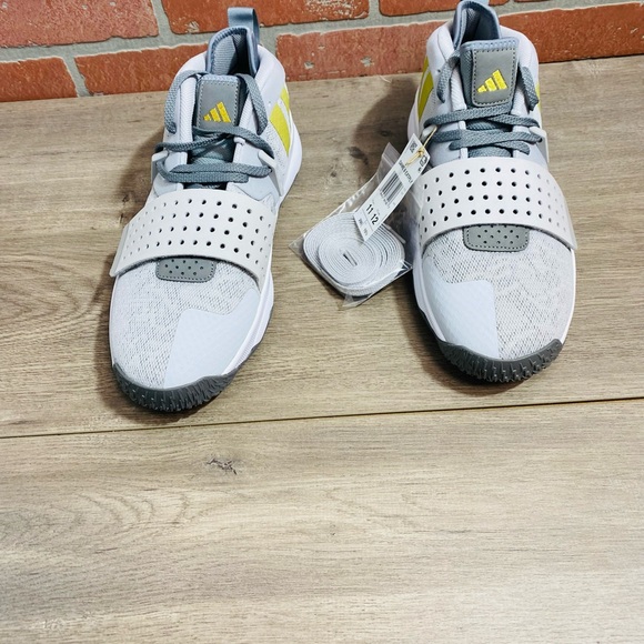 adidas Dame Basketball Shoe Men's Light Gray/Gold New without Box size 11 - Picture 2 of 16